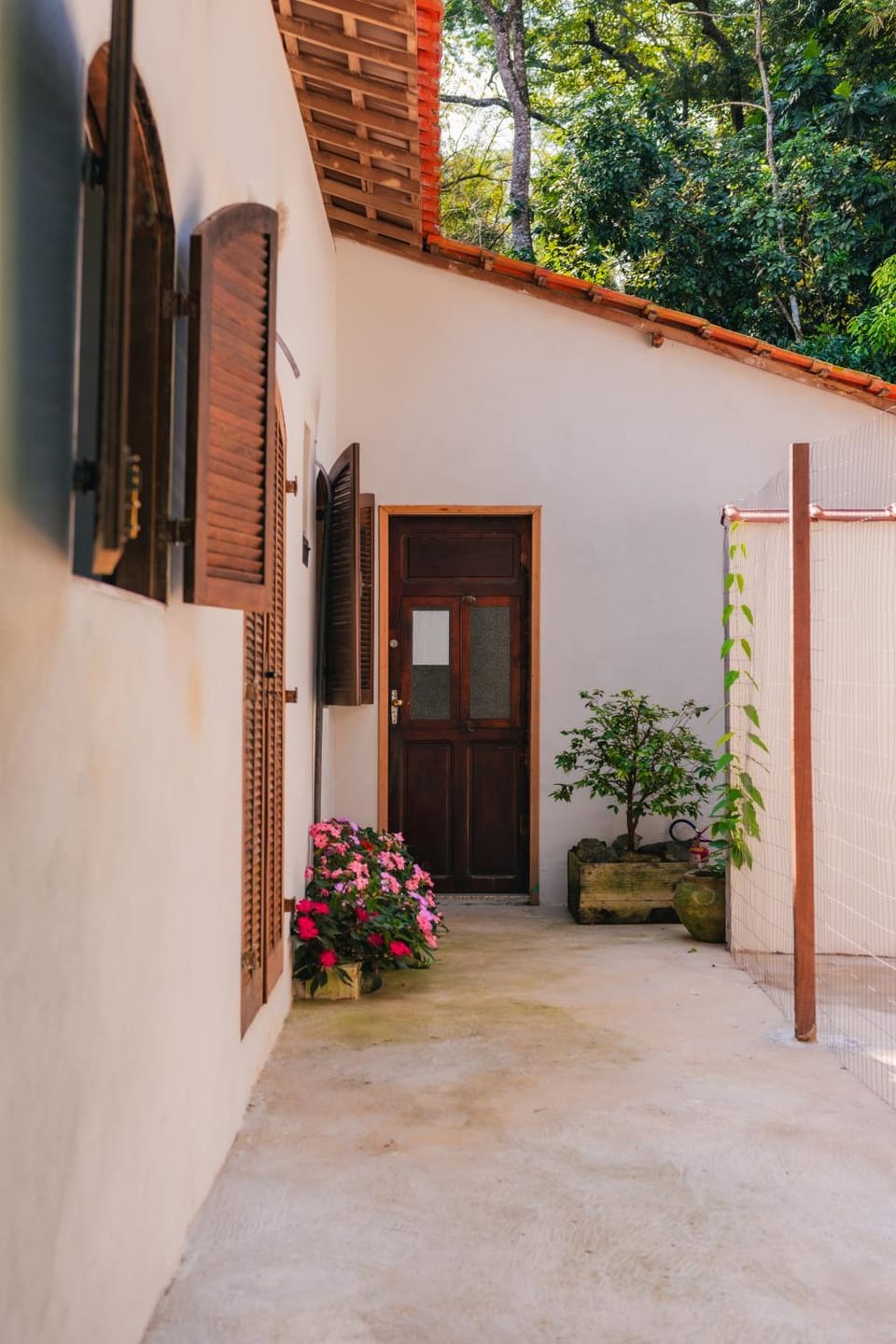 Property building, Day, Garden, Garden view