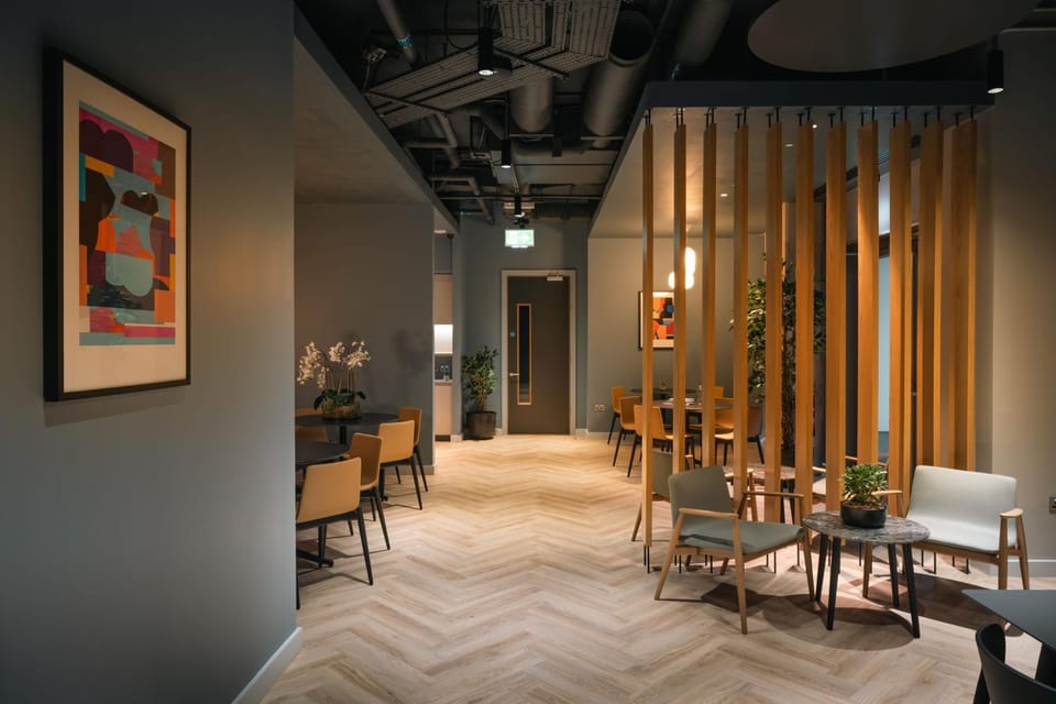 Game Room, Business facilities