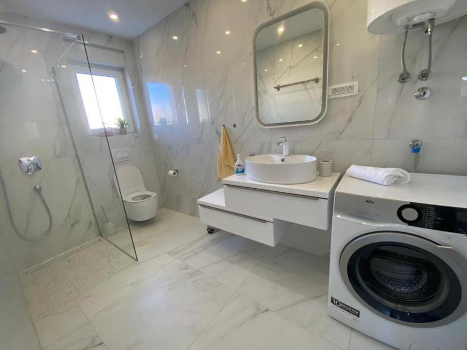 Shower, Toilet, Bathroom, washing machine
