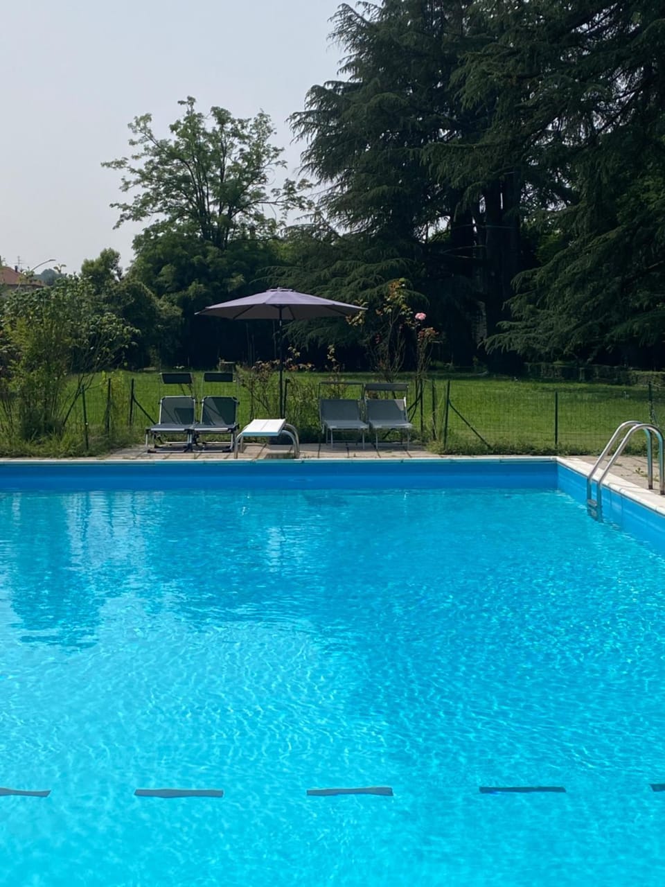 Pool view, Swimming pool, sunbed