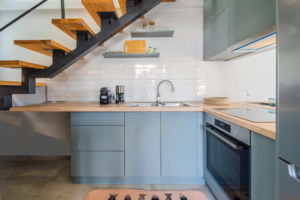 Kitchen or kitchenette, pet friendly, stove