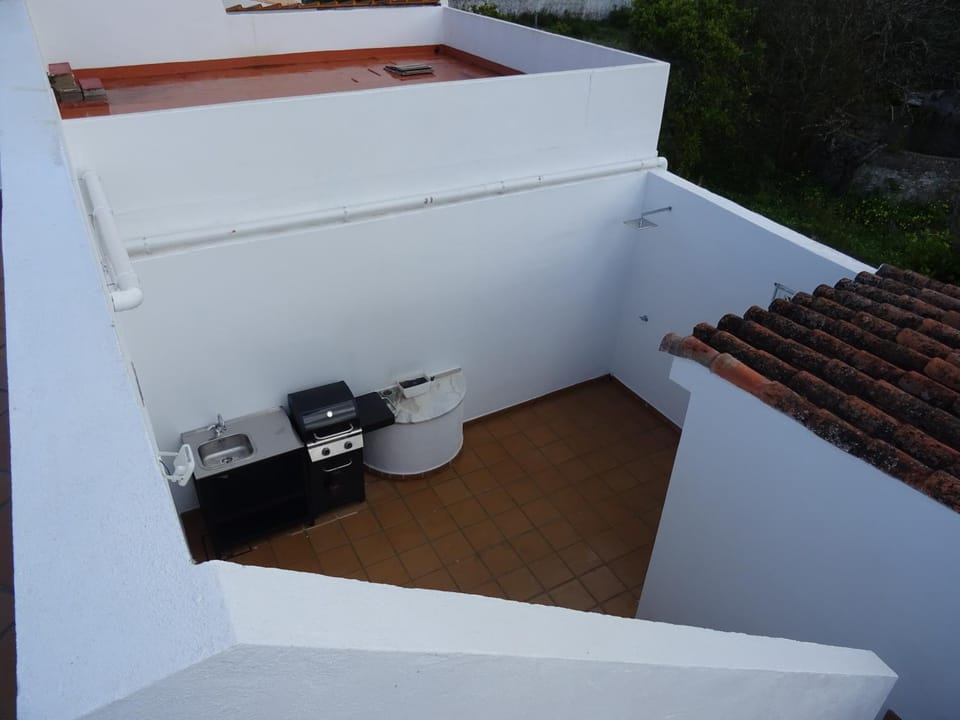 Shower, BBQ facilities
