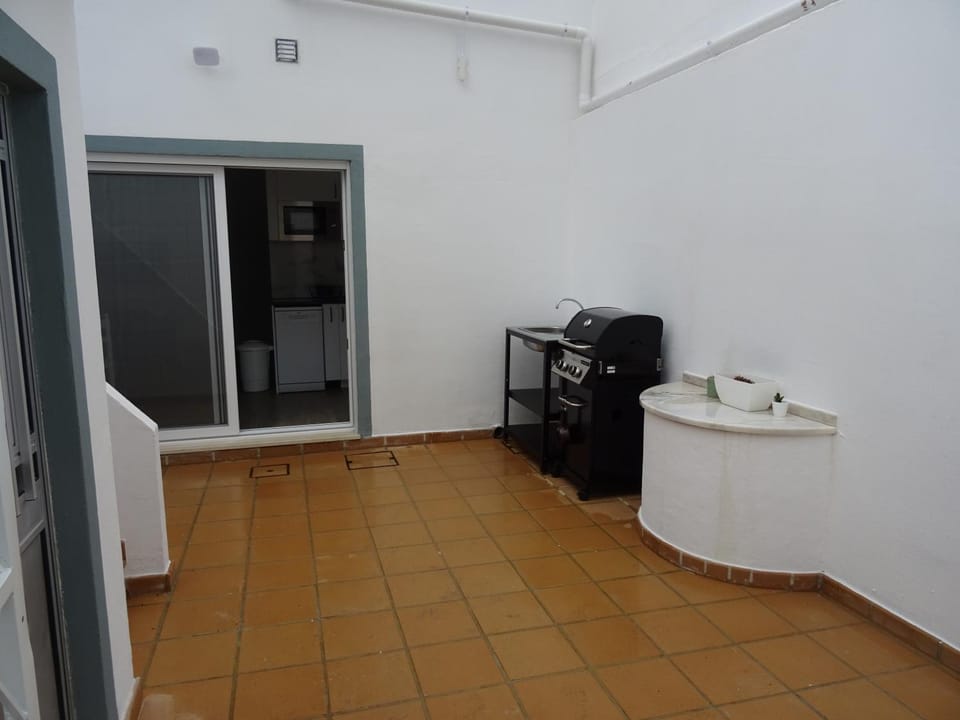 Shower, BBQ facilities