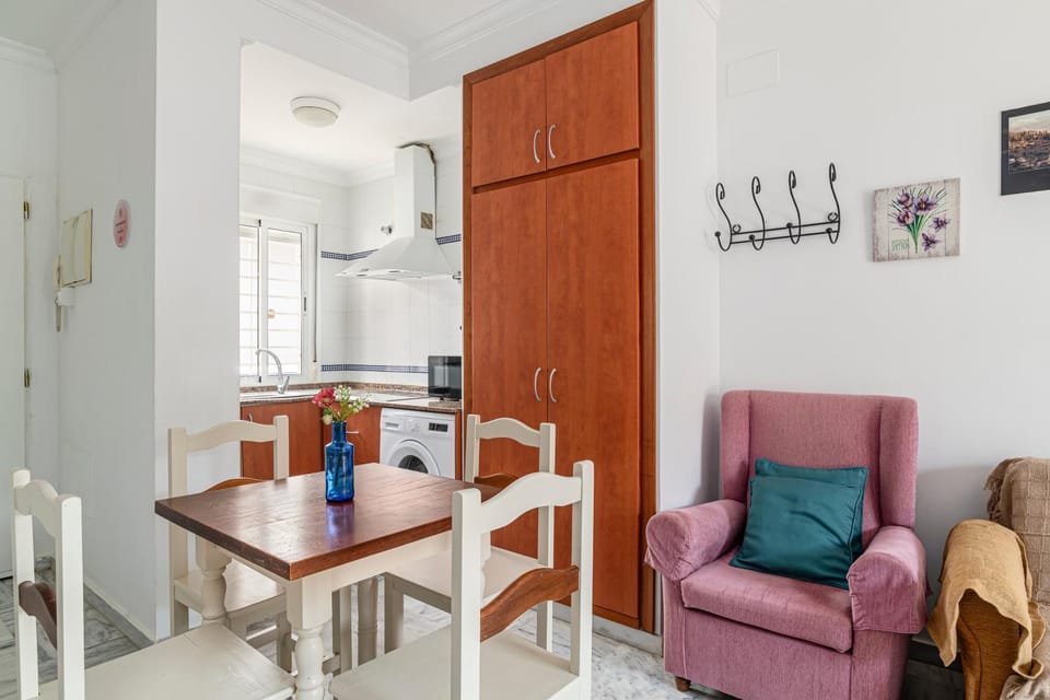 Dining area, Communal kitchen