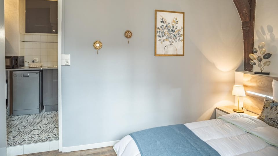 Bed, Bedroom