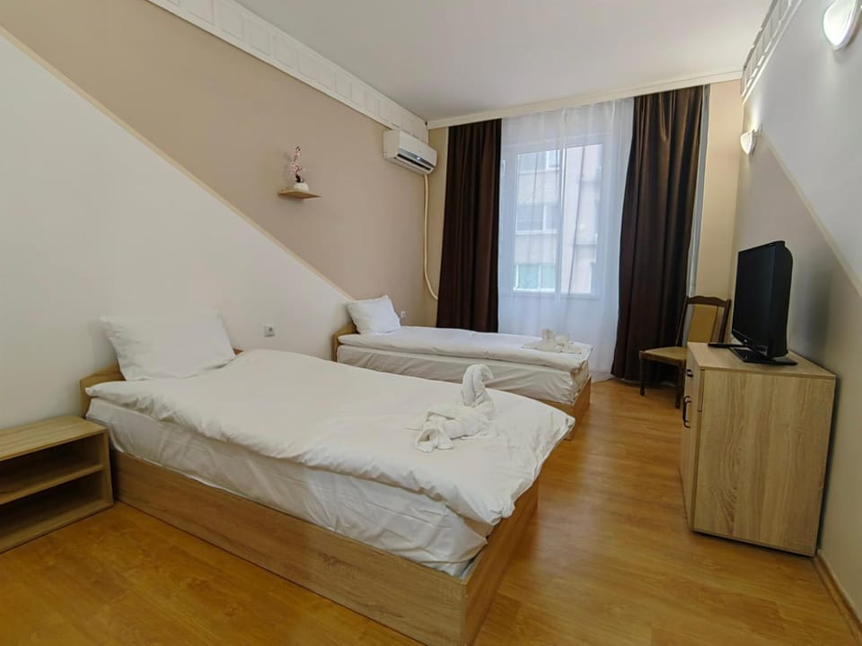 Bed, TV and multimedia, towels, air conditioner