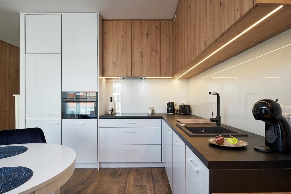 Kitchen or kitchenette, Food and drinks, Dining area, Food, pet friendly, stove, toaster