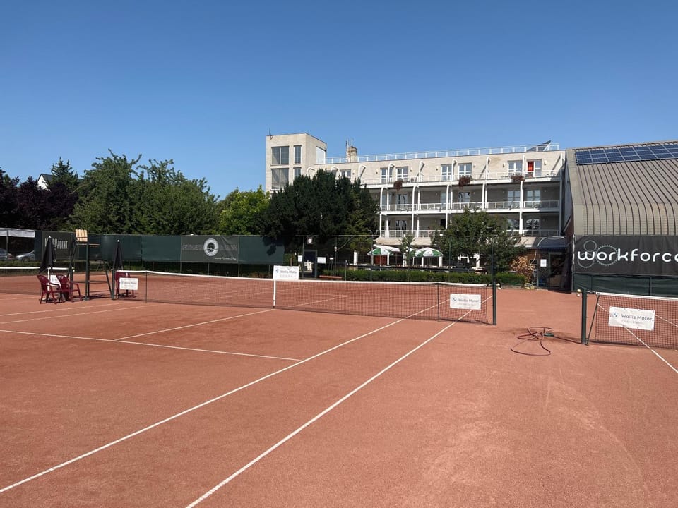 Tennis court