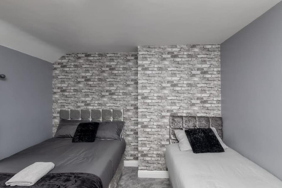 Town Centre Town House free WiFi and free on street parking Apartment in Middlesbrough