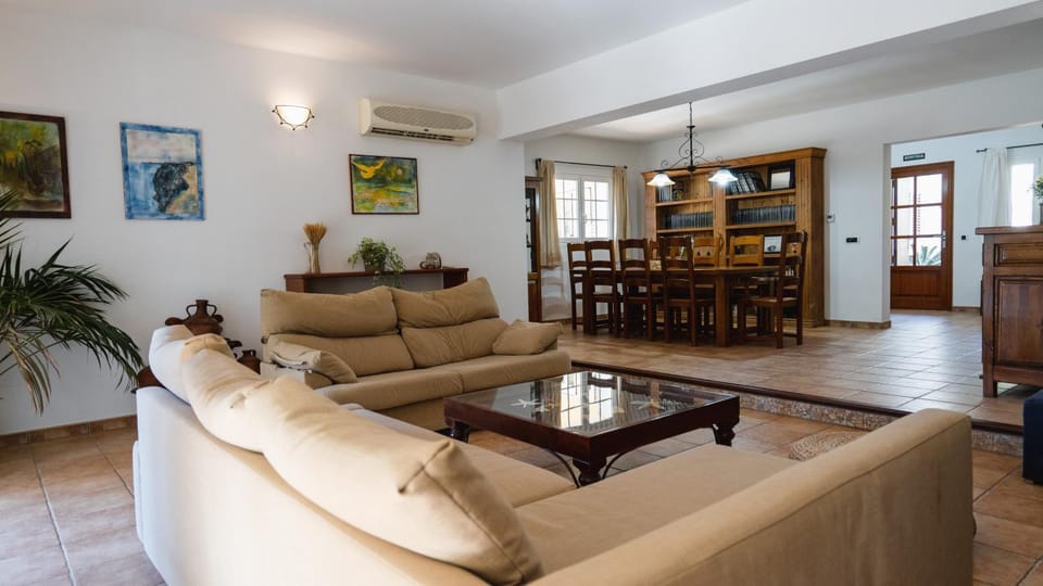 Casa Es Pou en Playa Mitjorn - Emar Hotels Villa in Formentera