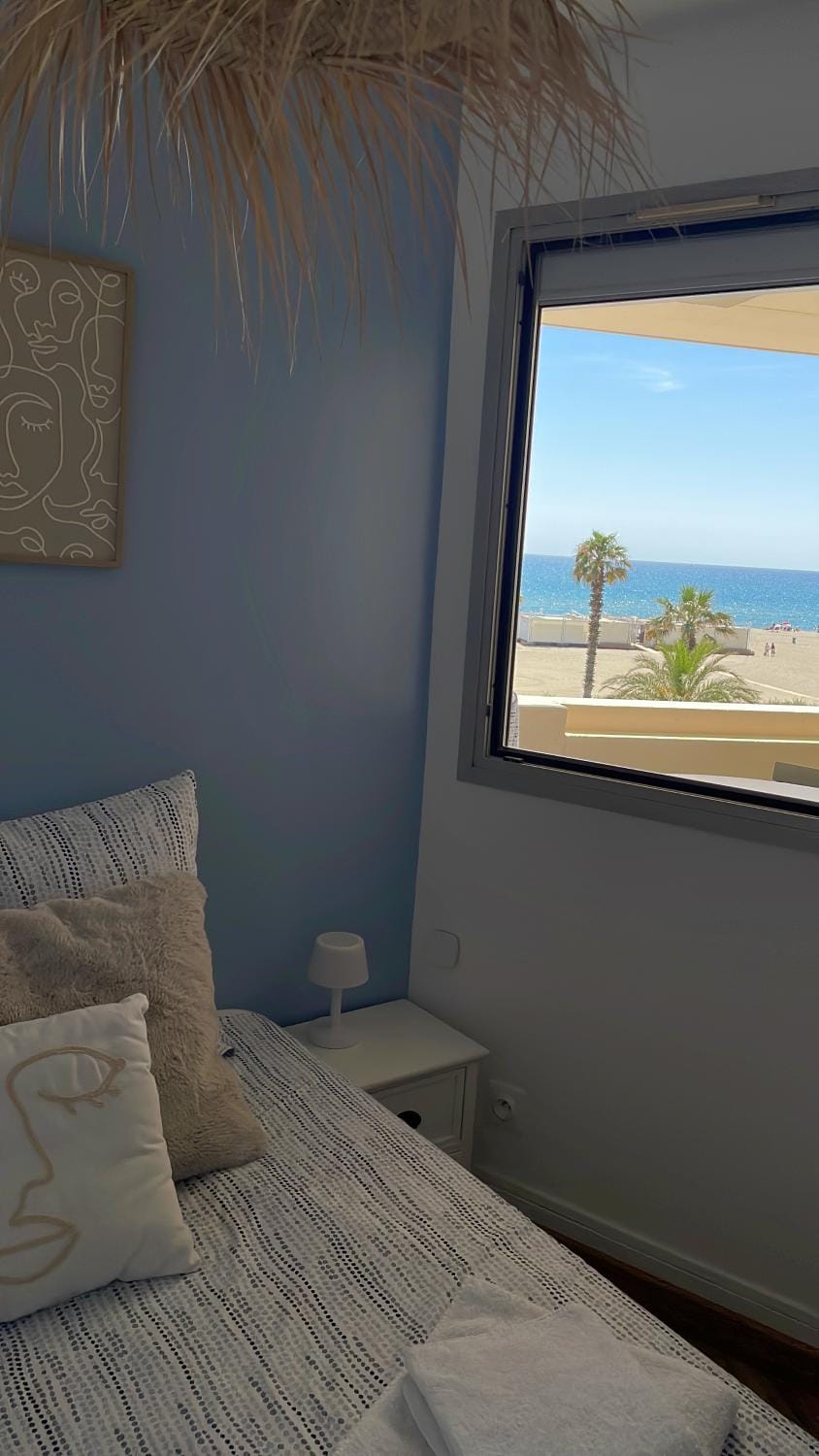 Bedroom, Sea view