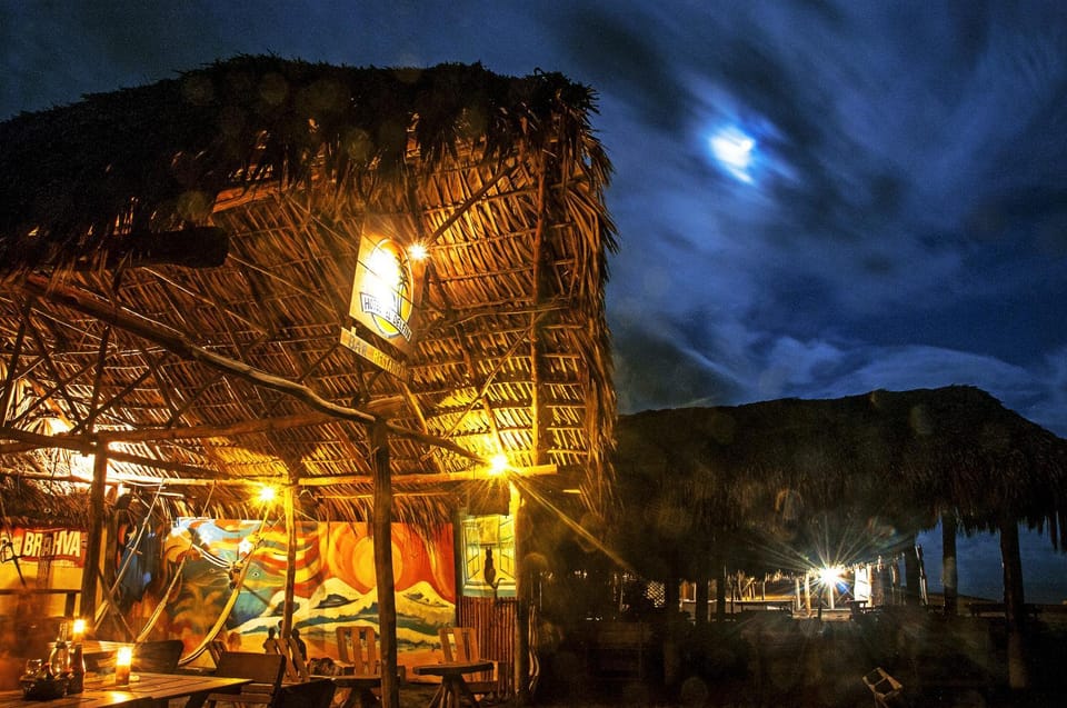 Restaurant/places to eat, Night, Lounge or bar