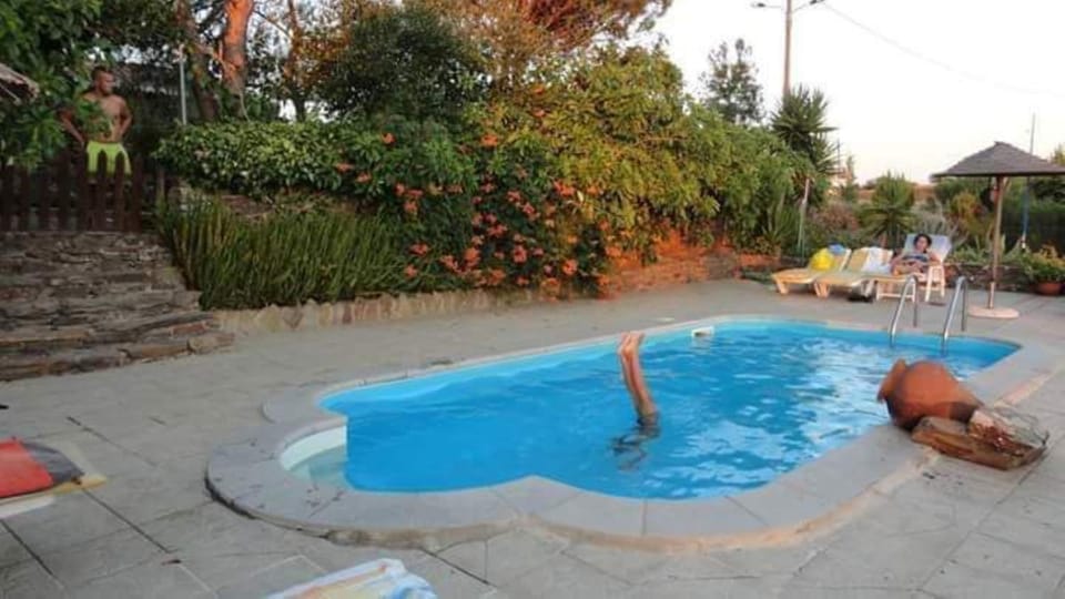 Serra do Caldeirao Villa with Pool House in Faro District