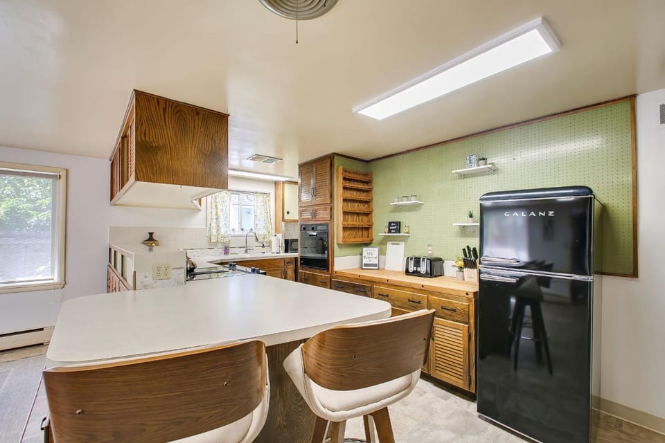 Kitchen or kitchenette, kitchen
