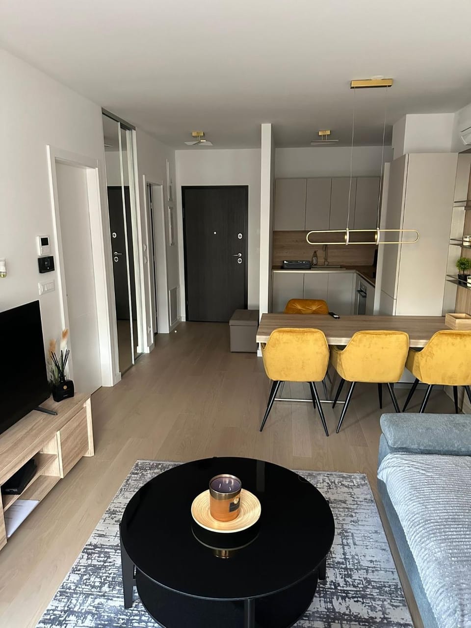 Living room, Dining area