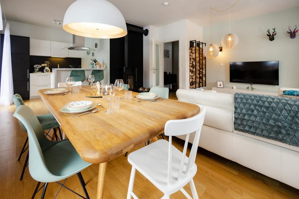 Living room, Dining area, kitchen