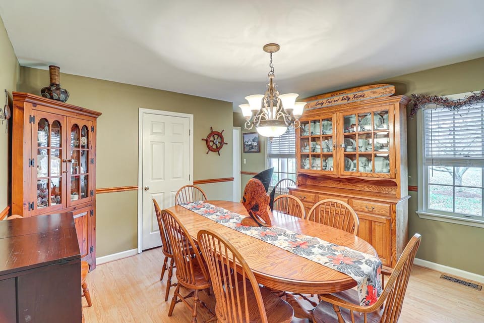 Spacious Trappe Getaway w/ Outdoor Pool & Gazebo! House in Maryland