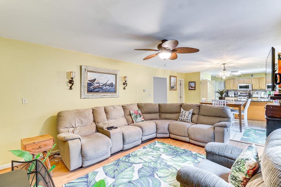 Spacious Trappe Getaway w/ Outdoor Pool & Gazebo! House in Maryland