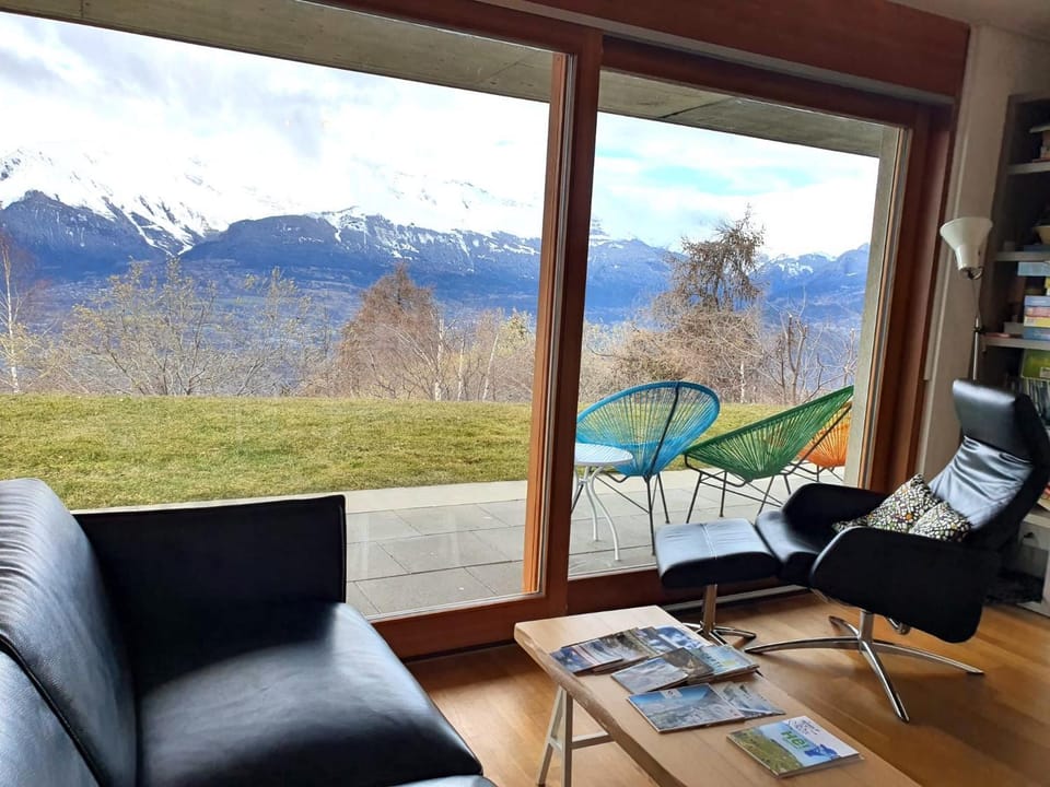 Living room, Seating area, Mountain view