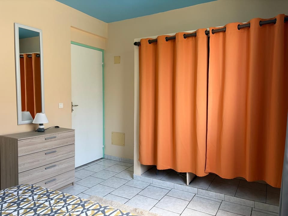 Bedroom, wardrobe