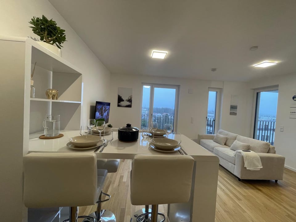 Living room, Photo of the whole room, Seating area, Dining area