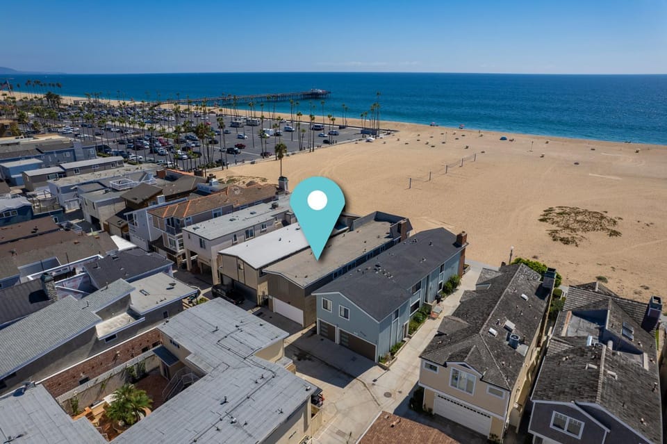 Newport Paradise - Oceanfront Home by the Pier House in Balboa Peninsula
