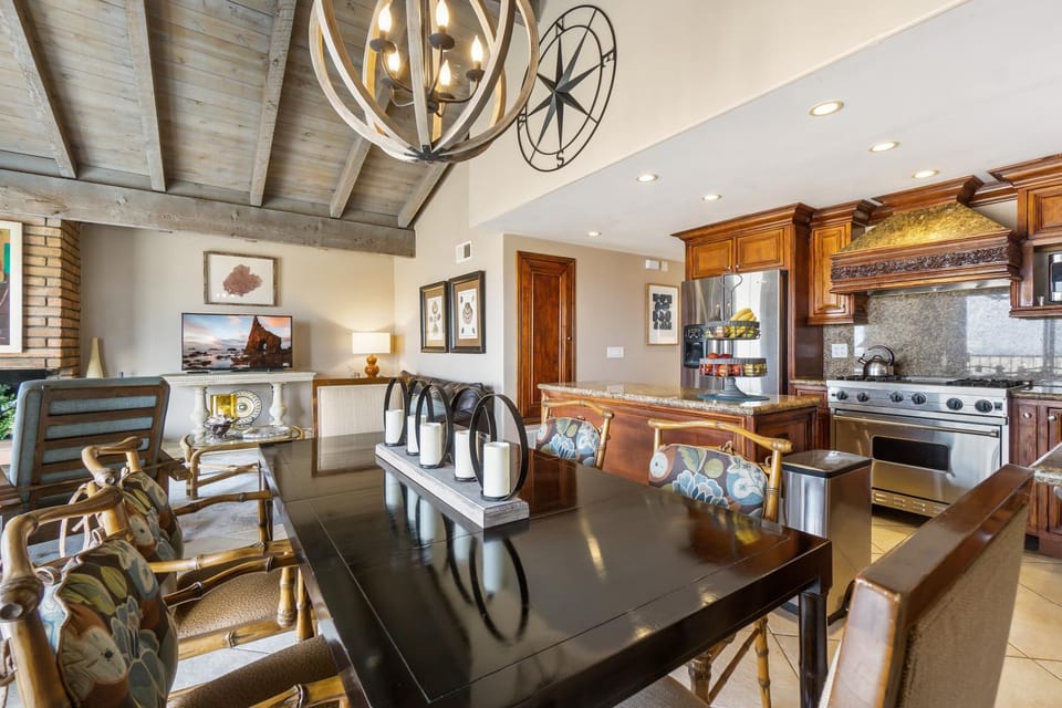 2 Bedroom Home on the Beach with Ocean View House in Balboa Peninsula