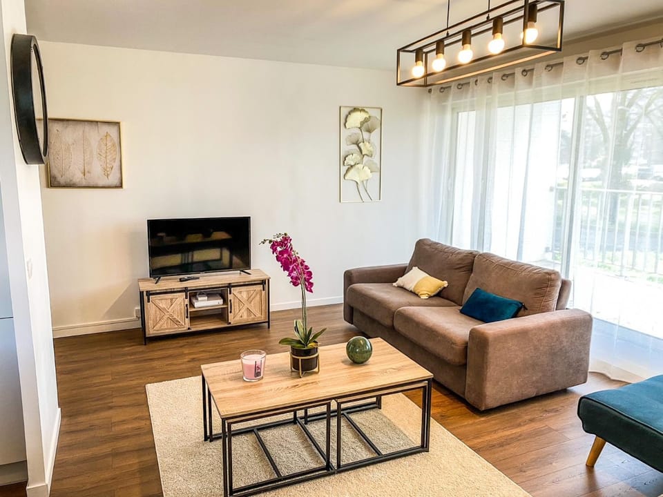 Communal lounge/ TV room, TV and multimedia, Living room, Seating area
