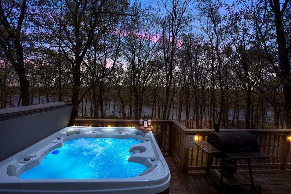 Hot Tub, Lake view