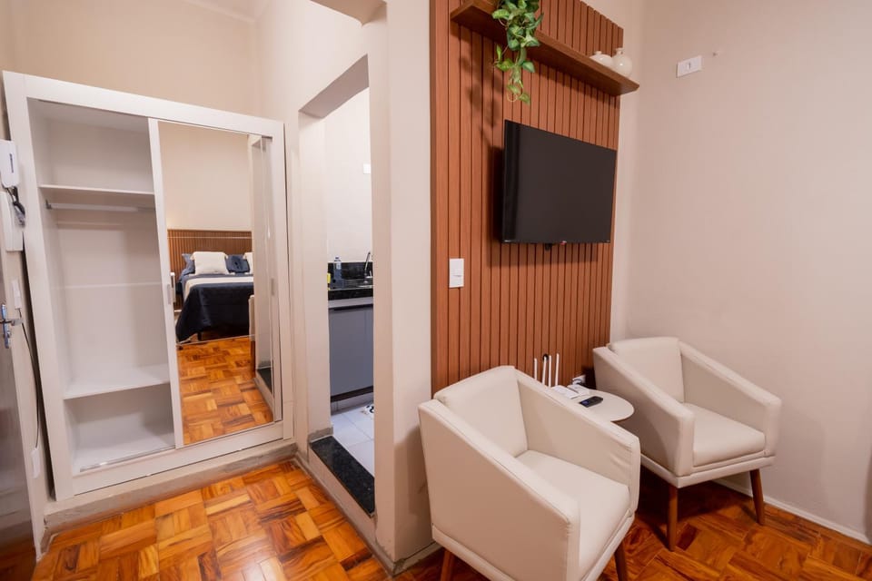 TV and multimedia, Photo of the whole room, Bedroom