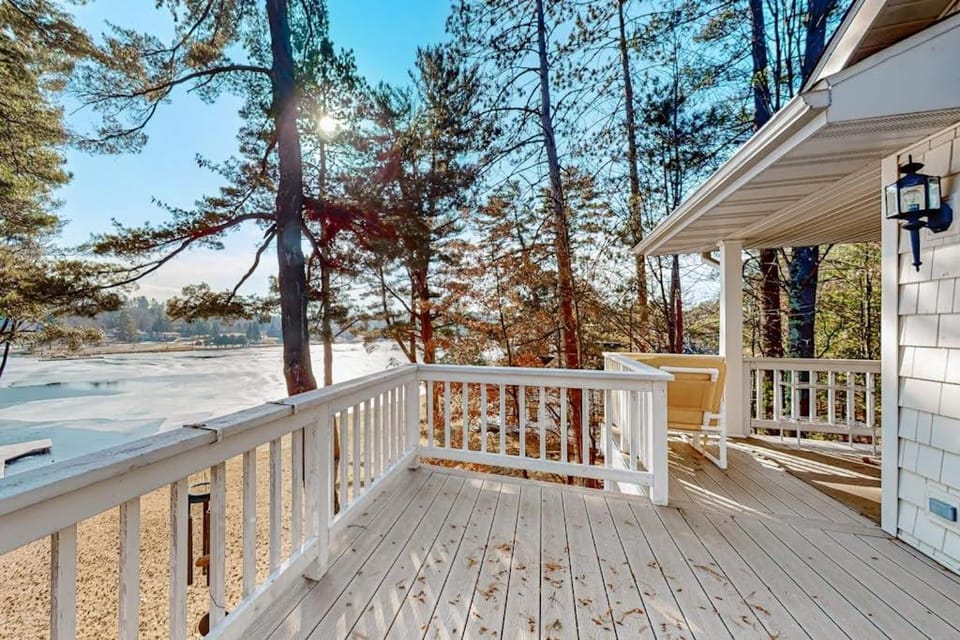 Yellow Birch Memories House in Eagle River