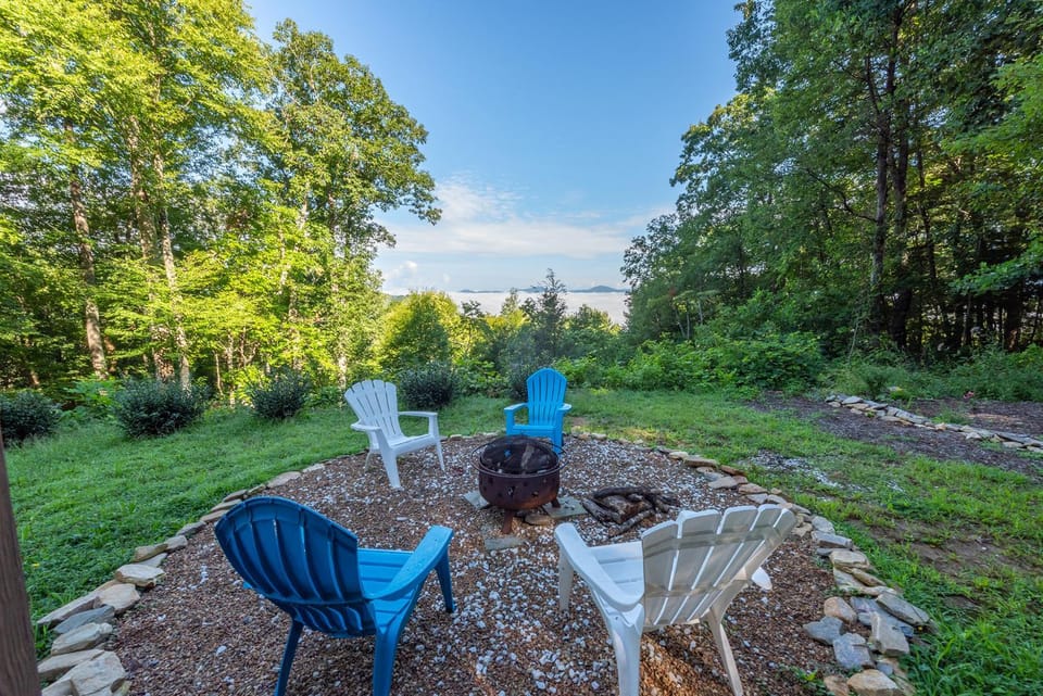 Ridgetop Hideaway House in Swannanoa