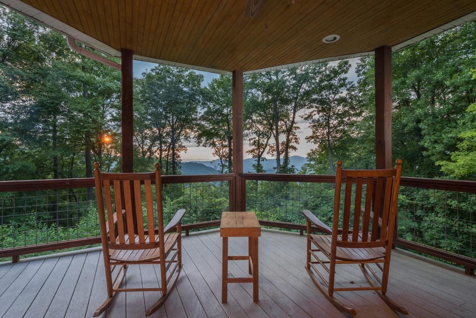 Ridgetop Hideaway House in Swannanoa