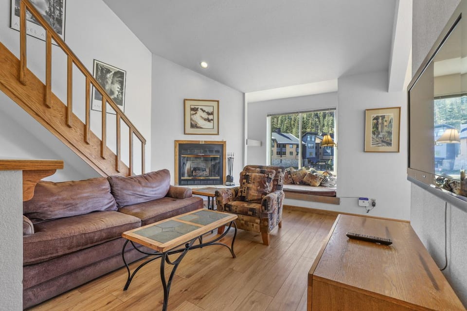 Sierra Cabin Condo – Sun Meadows 1 BedroomLoft condo Cabin in Kirkwood