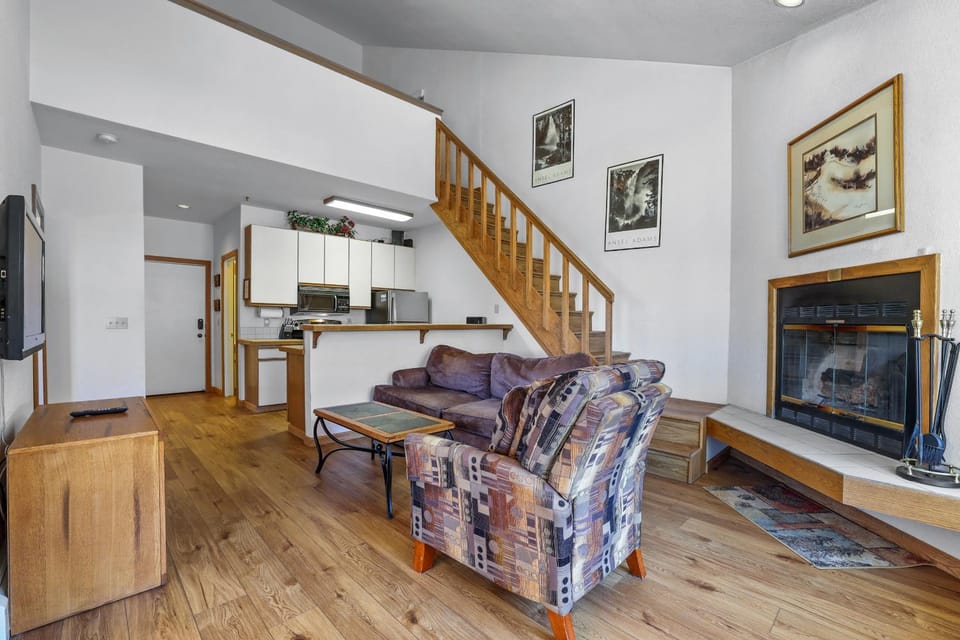 Sierra Cabin Condo – Sun Meadows 1 BedroomLoft condo Cabin in Kirkwood