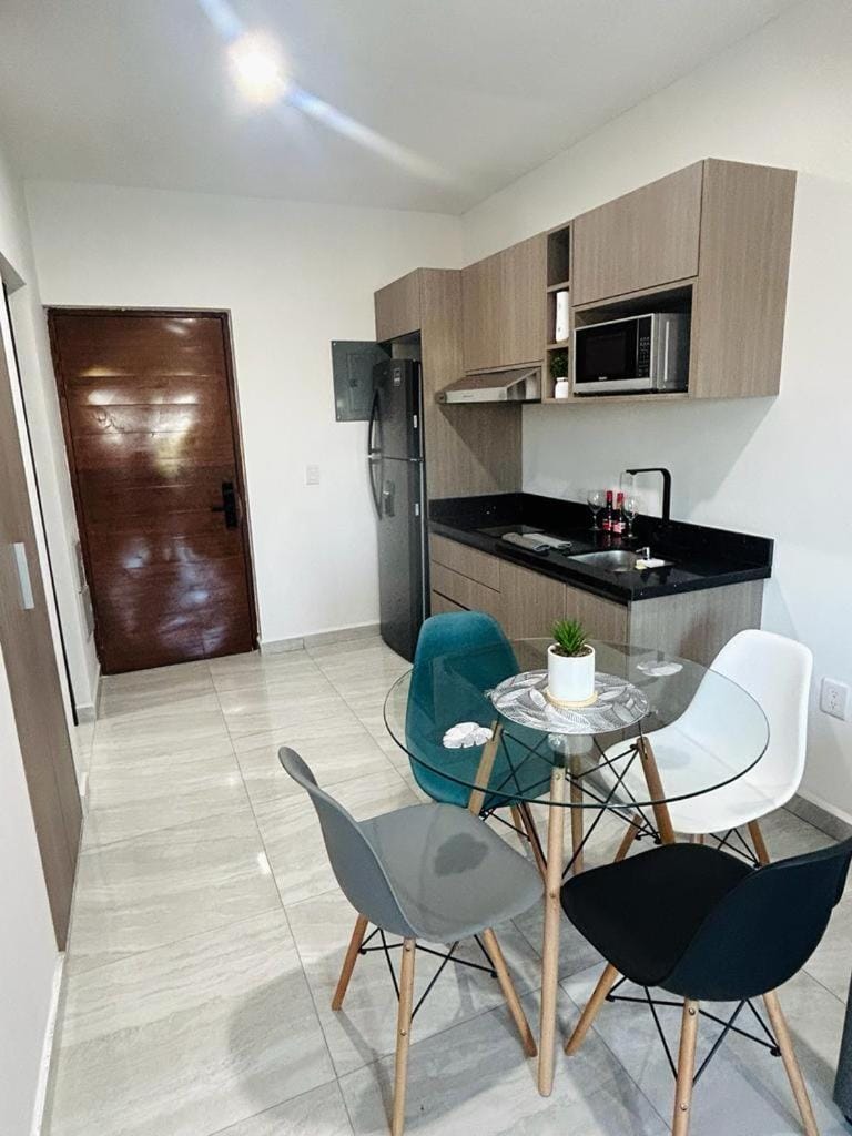 Dining area, kitchen