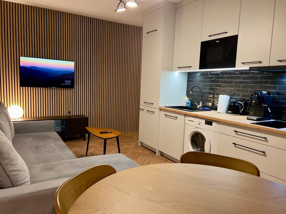 TV and multimedia, Kitchen or kitchenette, Seating area, Dining area, dishwasher, minibar, pet friendly, stove, washing machine
