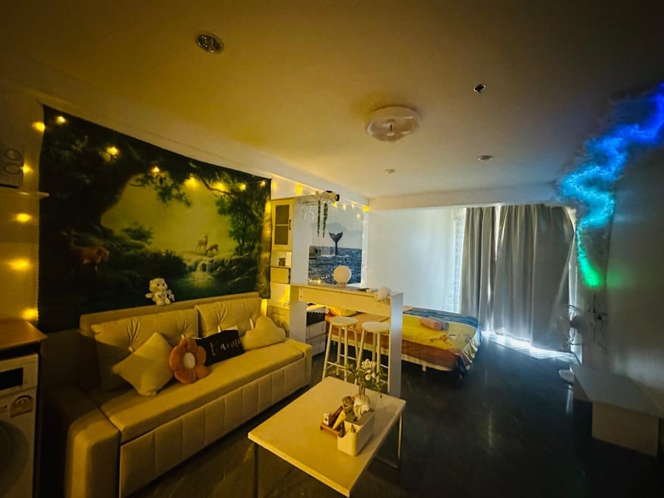 Beach Seaview Jomtien-tub, projector, high speed Wi-Fi Apartment in Pattaya City