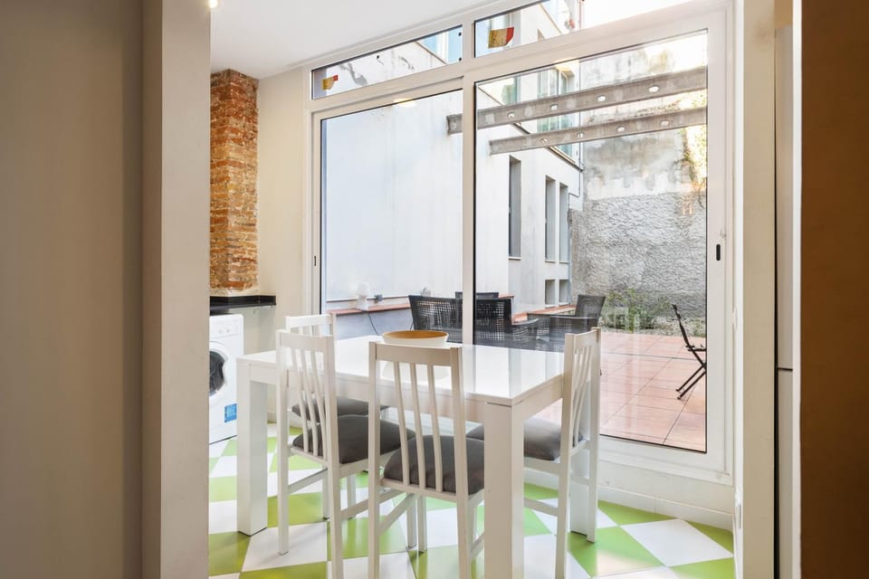 Seating area, Dining area