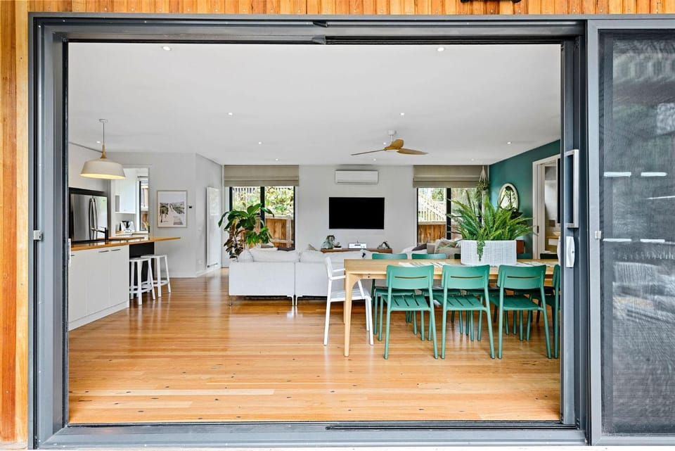 Seaside Tranquility House in Melbourne