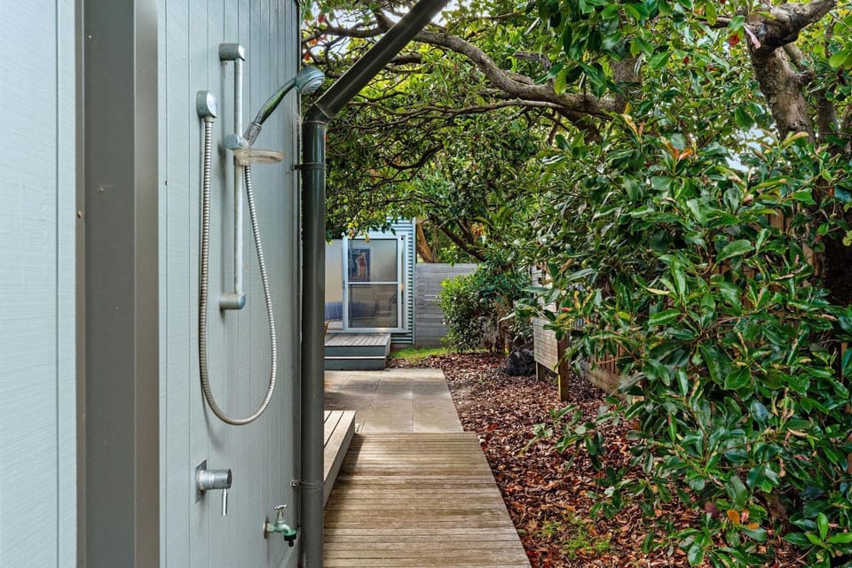 Tootgarook Bay Retreat House in Melbourne
