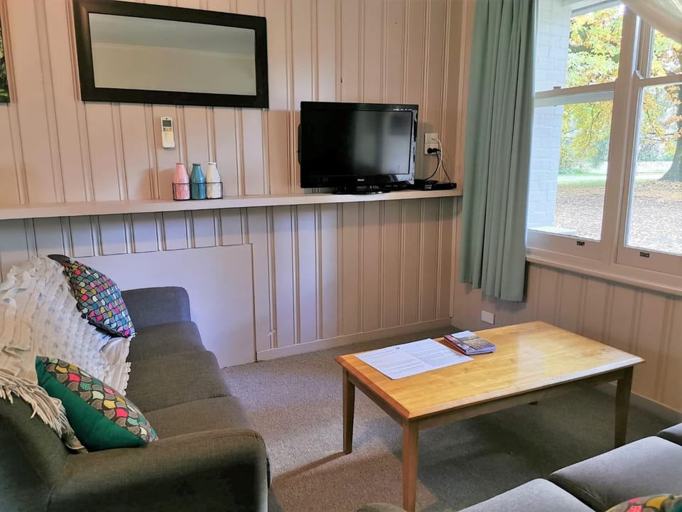 Elm Lodge Bright Nature lodge in Porepunkah