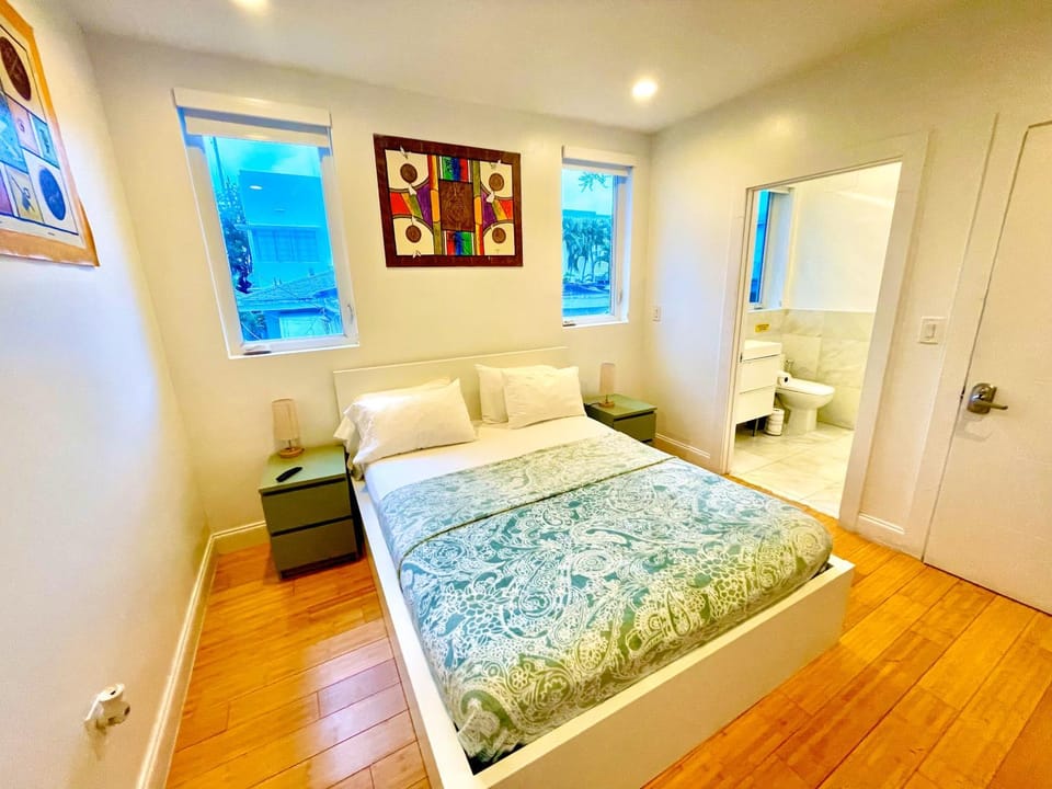 16 GUESTS LUXURIOUS SOUTH BEACH SUITE WITH ROOFTOP 2 Apartment in Flamingo Lummus