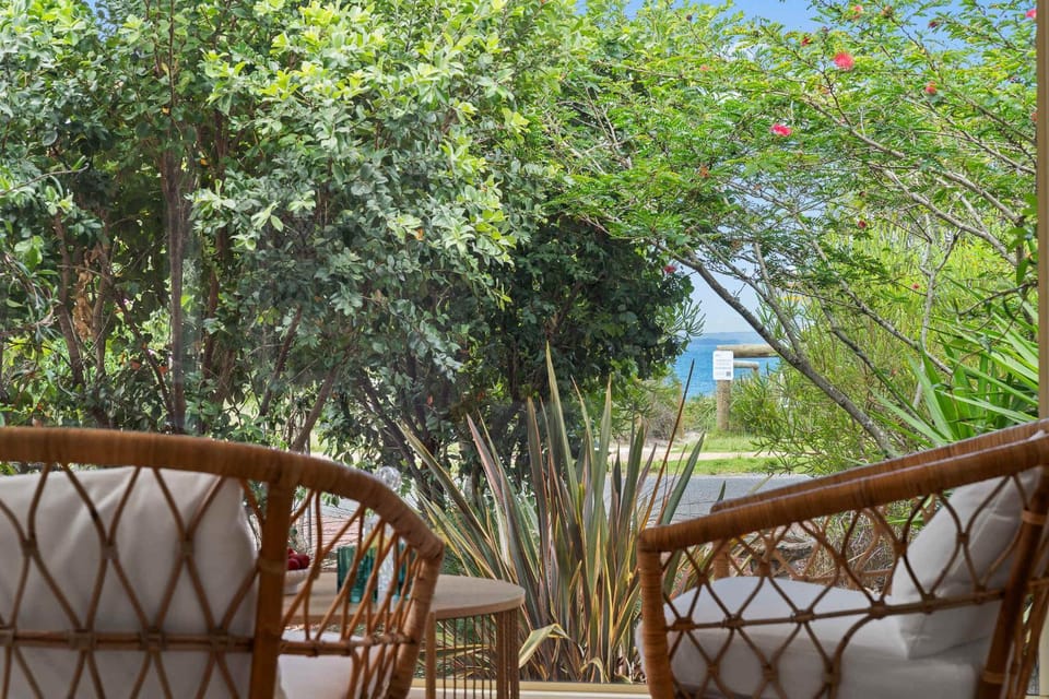 Collingwood - 4BR modern beachfront holiday home House in Huskisson