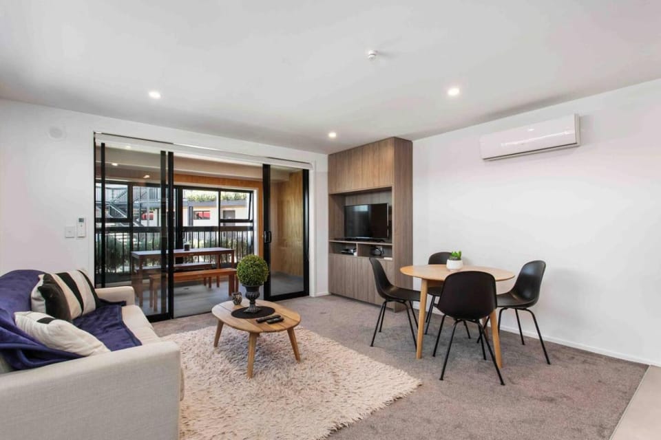 Affordable Apartment Hagley Park Super Fast Wifi Apartment in Christchurch