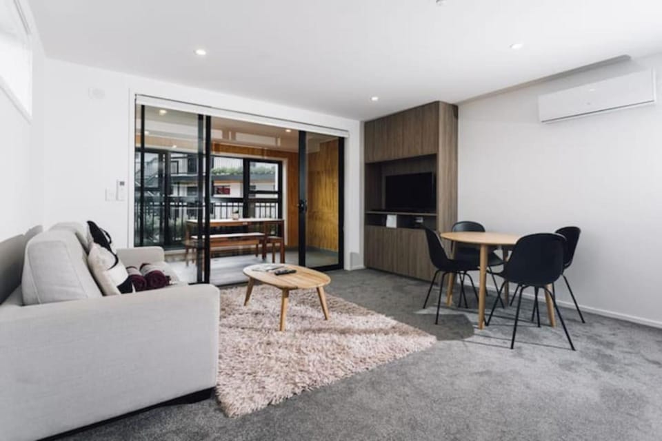 Affordable Apartment Hagley Park Super Fast Wifi Apartment in Christchurch