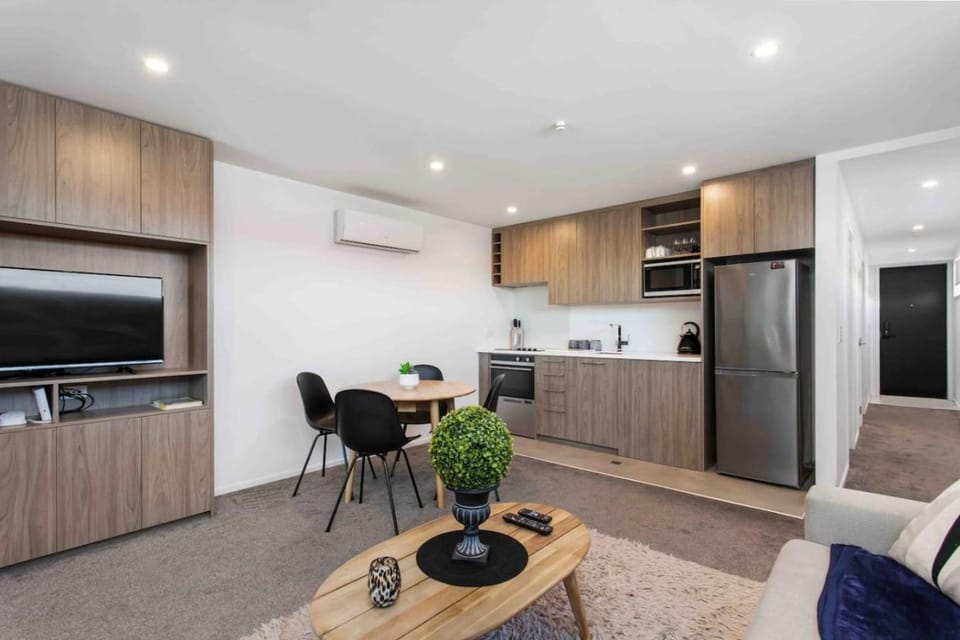 Affordable Apartment Hagley Park Super Fast Wifi Apartment in Christchurch