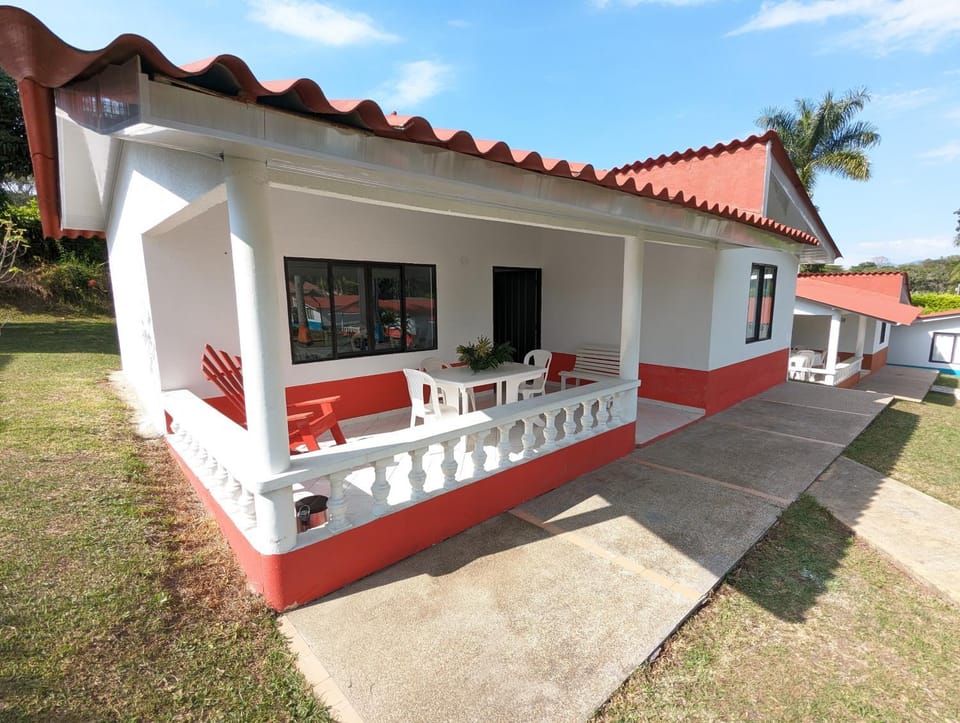 Cabañas Cafeteras Cerritos Hotel in Risaralda