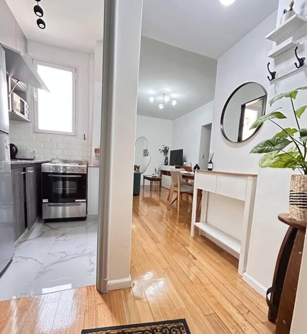 Kitchen or kitchenette, Dining area, minibar, pet friendly