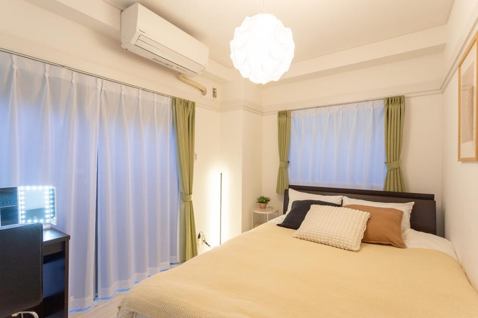 Bed, Bedroom, hair dresser, air conditioner